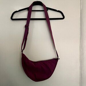 UNIQLO HALF-MOON NYLON ZIP BAG - PURPLE